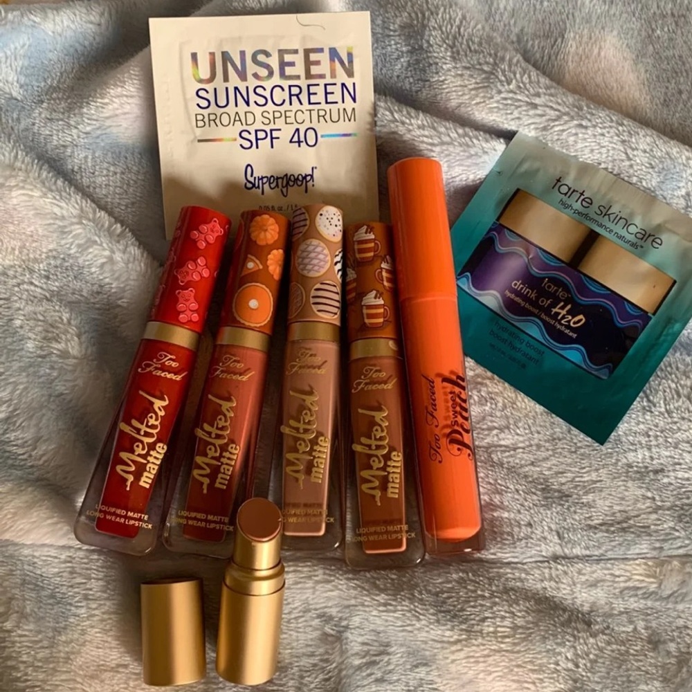 Soldddd!!!!! Too faces lip lot